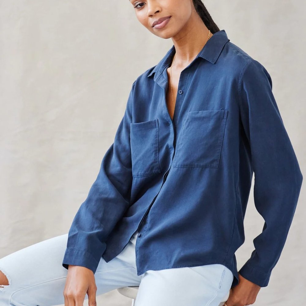 Bella Dahl Two Pocket Classic Button Down
